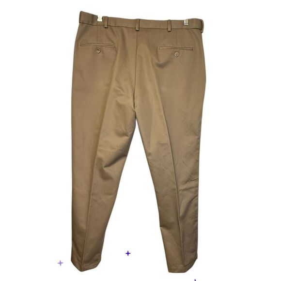 Haggar Men’s Classic Fit Work to Weekend Pants Size 36X32 Dark Taupe - Picture 4 of 9